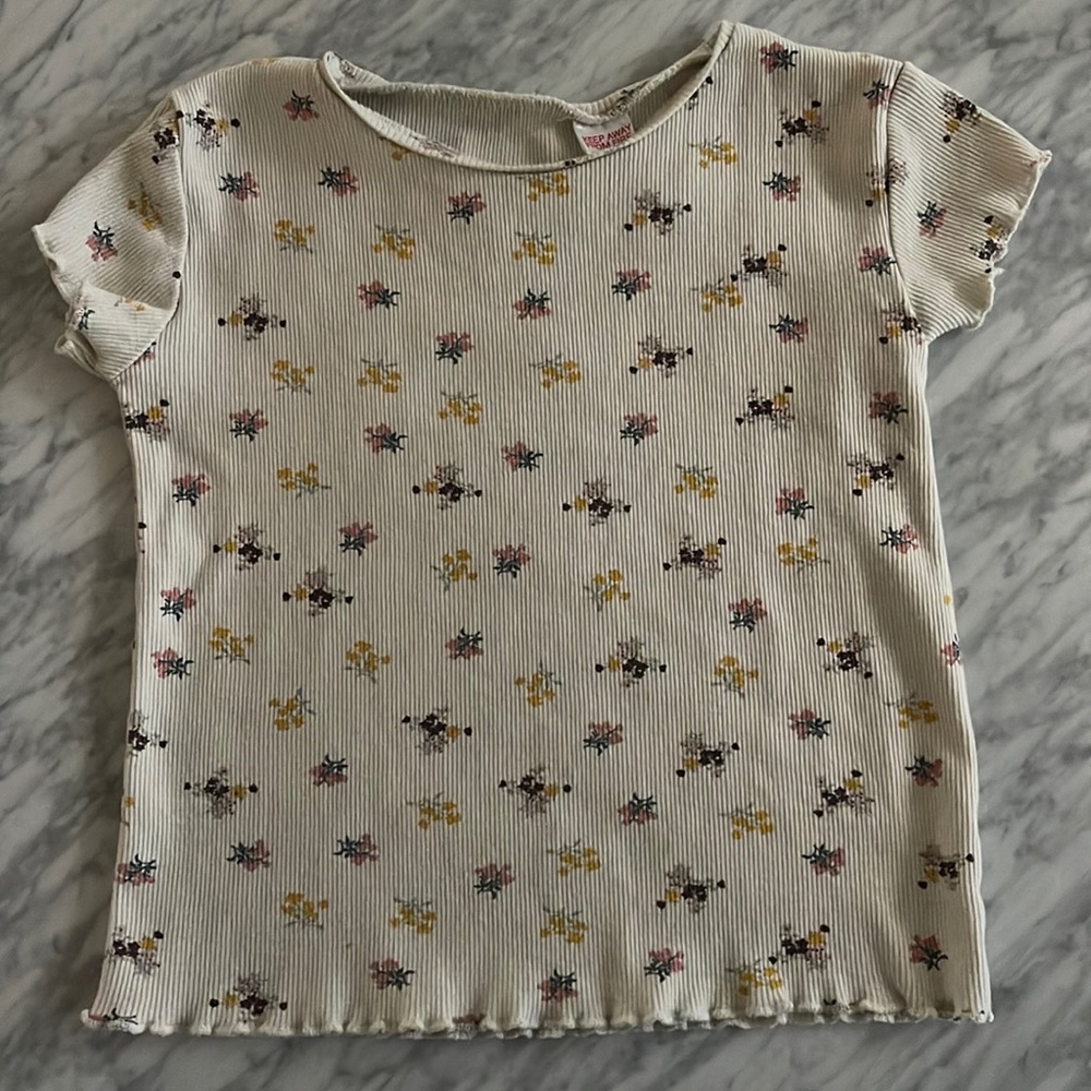 Zara ribbed t shirt with flowers. Size 4